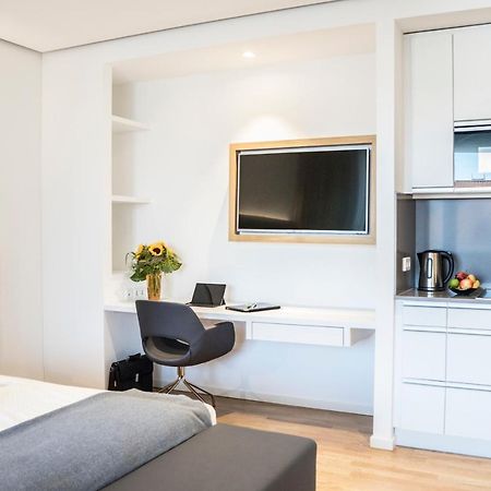 Seven Hotel + Boardinghouse แฮร์โซเกนเอารัค ภายนอก รูปภาพ